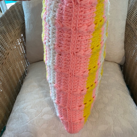 Vintage Hand-Made Knitted/Crocheted Pink, Yellow & White Pillow💛 - Picture 4 of 4